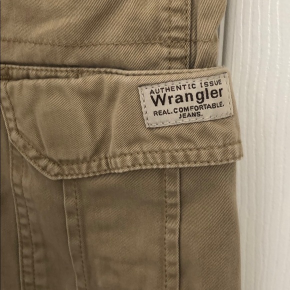 Wrangler cargo shorts - Picture 2 of 3